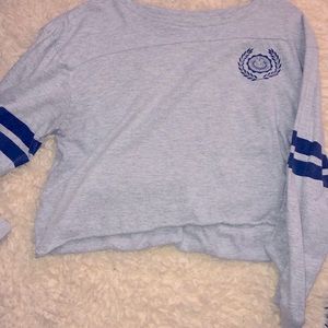 Long sleeve crop top